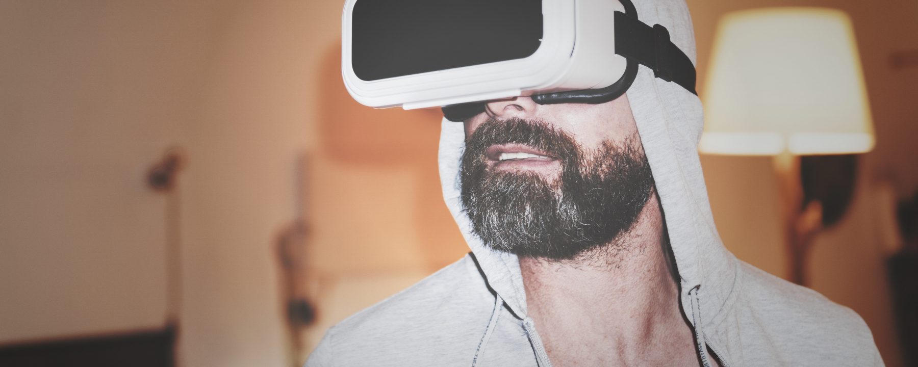 Virtual-reality-vr-talk-foredrag-man-glasses